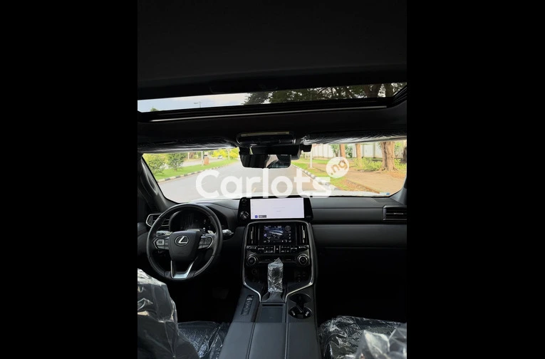 BRAND NEW 2025 LEXUS LX600 - 6/7