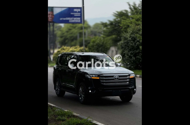 Brand New 2026 Toyota Land Cruiser - 3/7