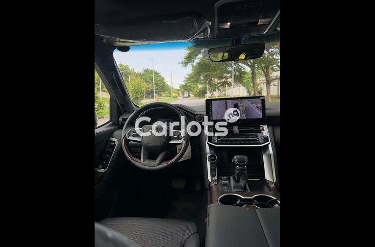 Brand New 2026 Toyota Land Cruiser - 4/7