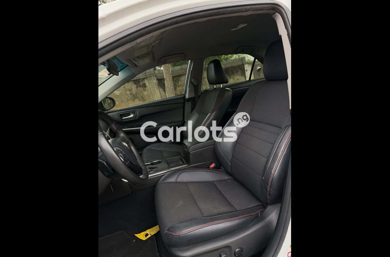 2017 Toyota Camry SE - 6/7