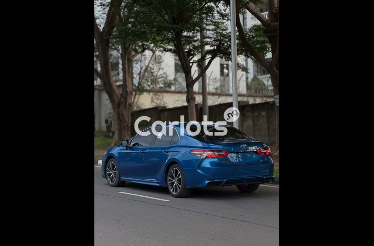 2018 Toyota Camry SE - 7/7