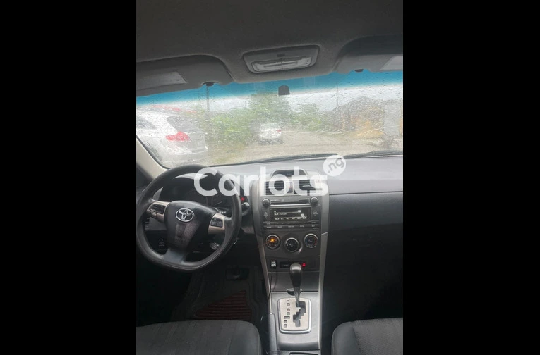 PREMIUM 2012 TOYOTA COROLLA SPORT - 2/7