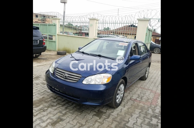 2004 TOYOTA COROLLA LE