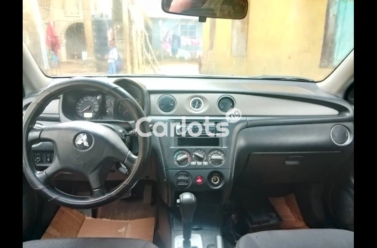 CLEAN REGISTERED MITSUBISHI OUTLANDER - 2/7