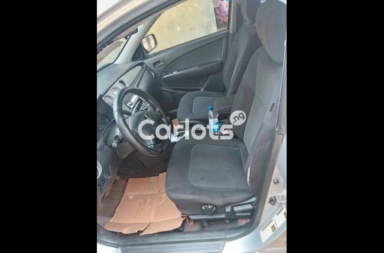 CLEAN REGISTERED MITSUBISHI OUTLANDER - 3/7