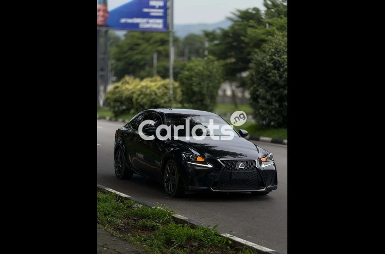 2018 Lexus IS300 F-Sport - 3/7