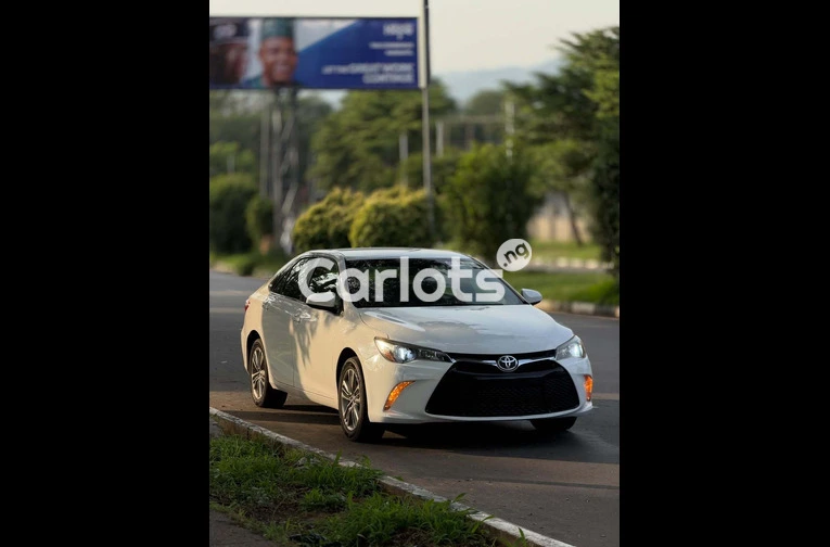 Foreign Used 2017 Toyota Camry SE - 3/7