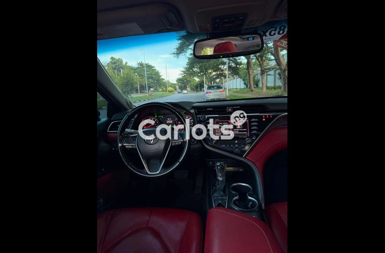 2018 Toyota Camry XSE Premium Sport Sedan - 4/7