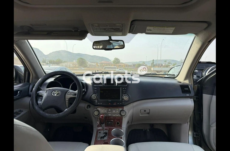 Neatly used 2009 Toyota Highlander - 3/7