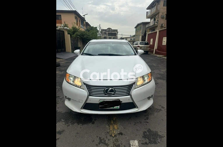 PREMIUM 2014 LEXUS ES350 FULL OPTION