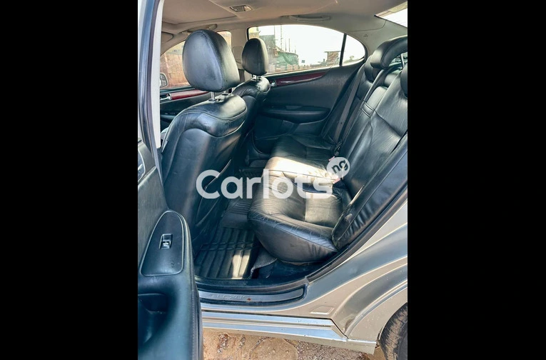 Lexus ES 300 2004 - 2/6