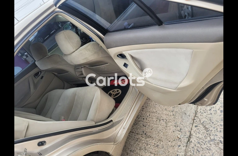 BELGIUM GRADE 2009 TOYOTA CAMRY (FIRST USER) - 3/7