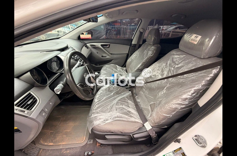 2014 HYUNDAI ELANTRA - 5/7