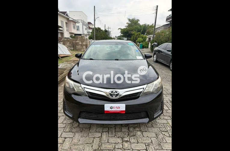 Tokunbo 2014 Toyota Camry - 1/7