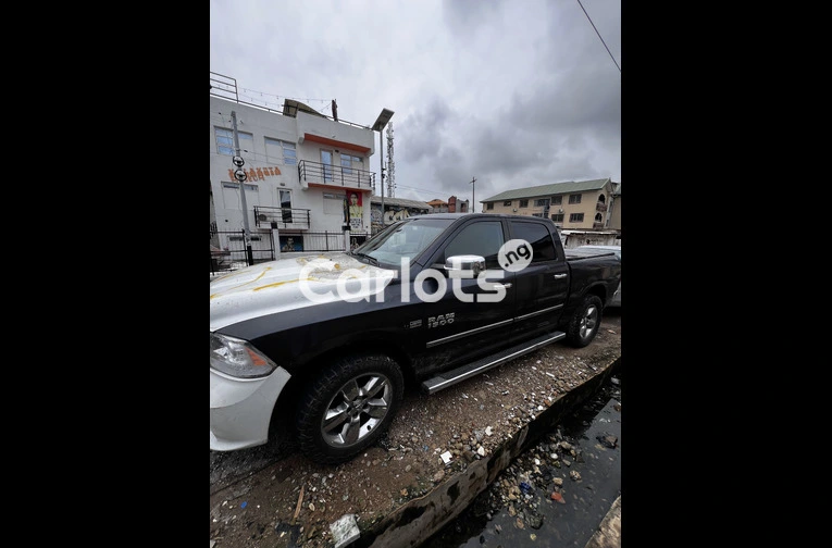 2015 Ram 1500 Crew Cab Automatic – Nigerian Used - 1/3