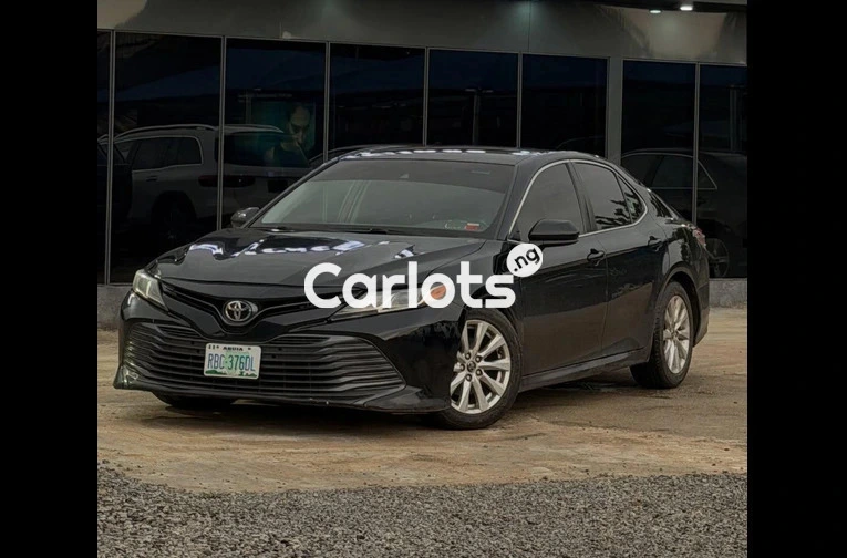 2018 TOYOTA CAMRY LE