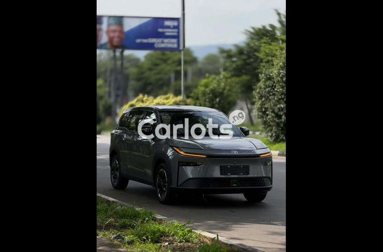 2026 Toyota bZ3X - 3/7