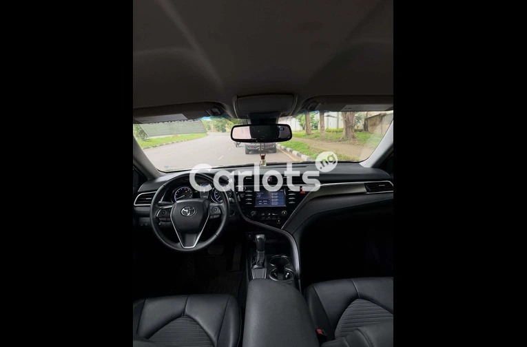 2018 Toyota Camry SE - 5/7