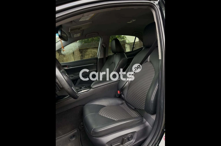 2018 Toyota Camry SE - 6/7