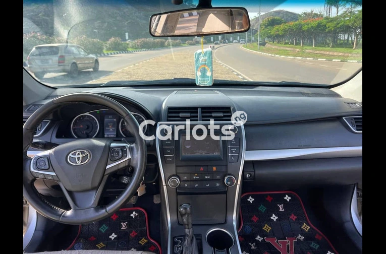 2015 TOYOTA CAMRY SE - 4/7