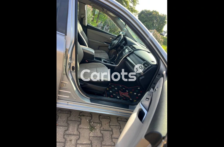 2015 TOYOTA CAMRY SE - 5/7
