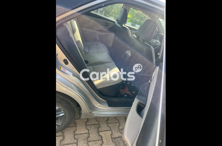 2015 TOYOTA CAMRY SE - 7/7