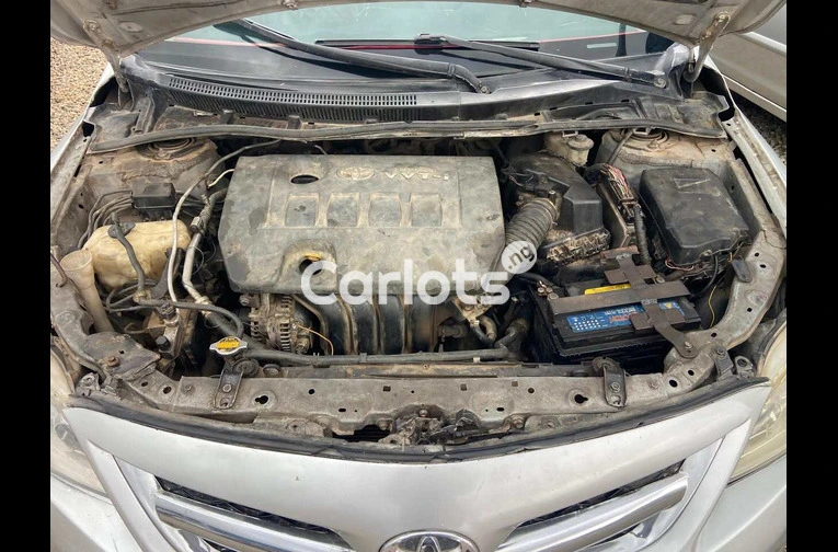 2010 Toyota corolla - 4/7