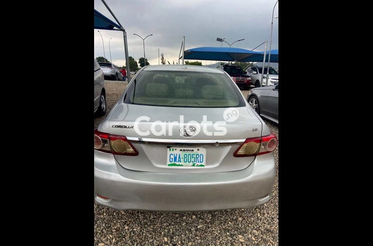 2010 Toyota corolla - 5/7