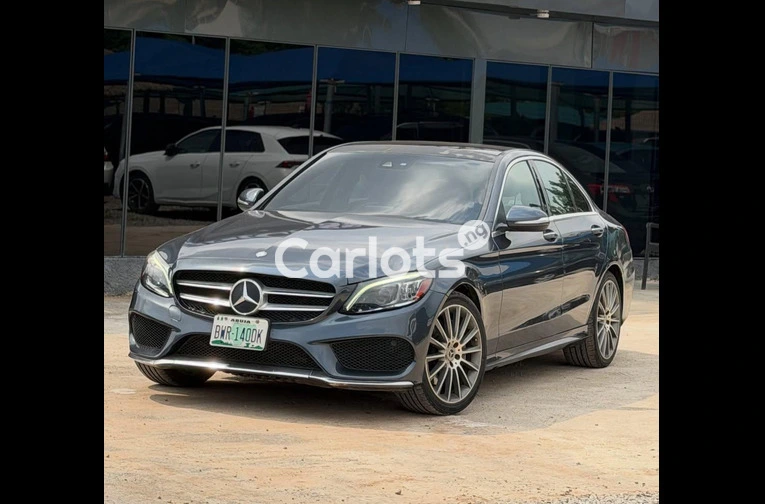 MERCEDES C300 2016 - 1/7