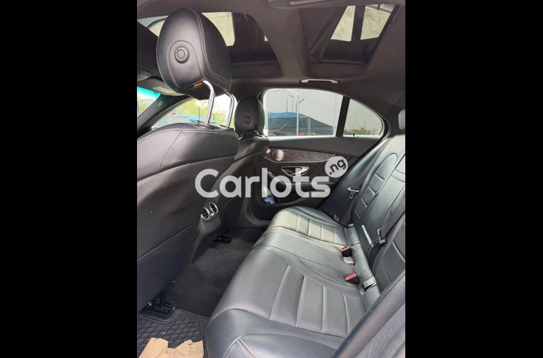 MERCEDES C300 2016 - 2/7
