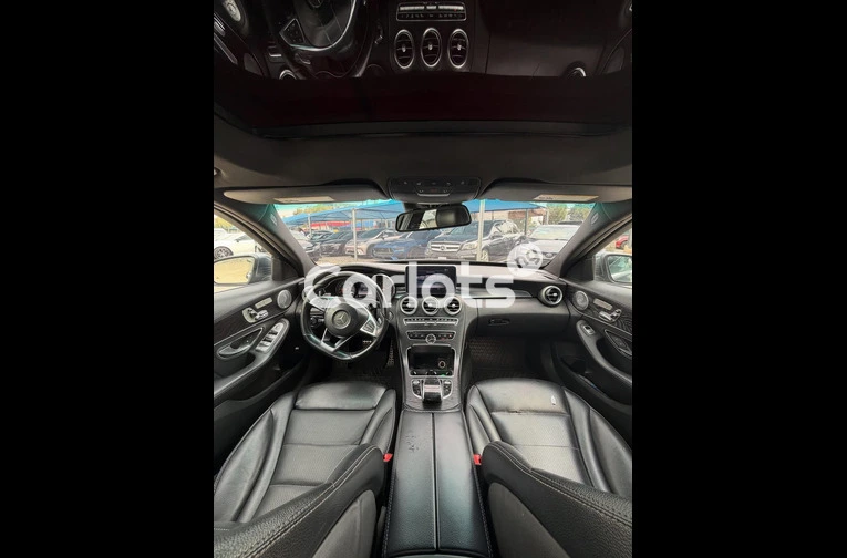 MERCEDES C300 2016 - 3/7