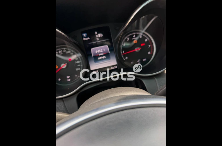 MERCEDES C300 2016 - 5/7