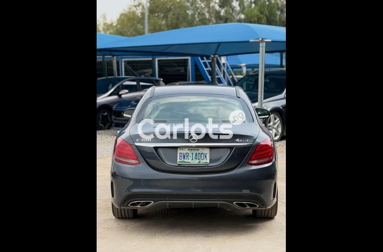 MERCEDES C300 2016 - 7/7