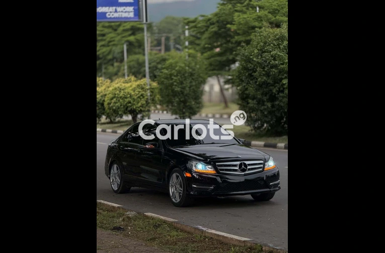 2013 Mercedes Benz C300 - 3/7