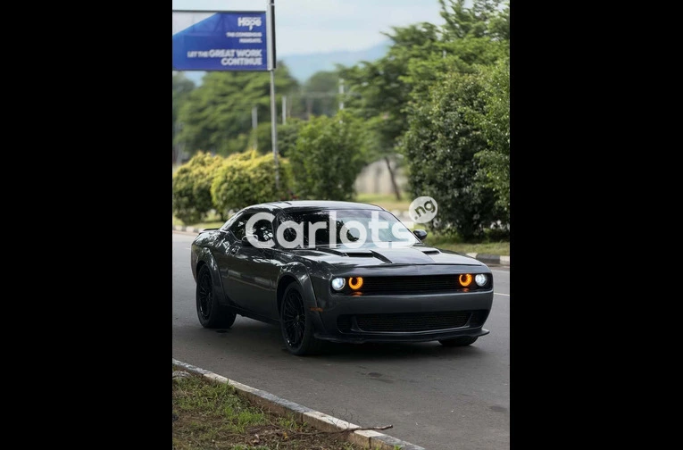 Foreign Used 2020 Dodge Challenger - 3/7