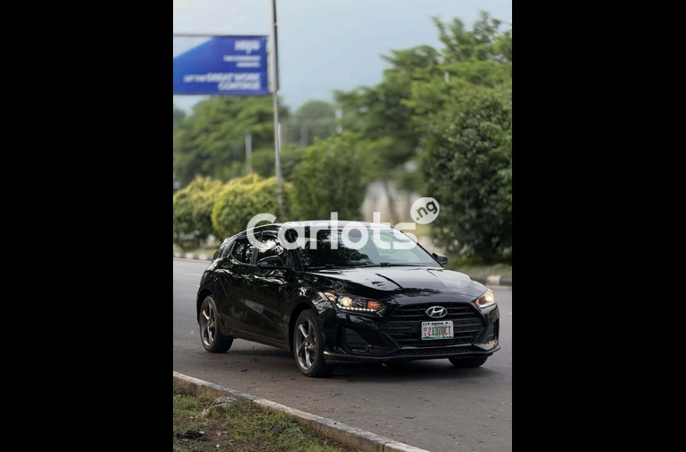 2019 Hyundai Veloster - 3/7