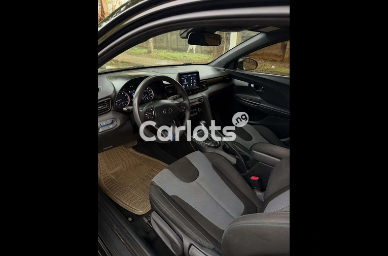 2019 Hyundai Veloster - 4/7