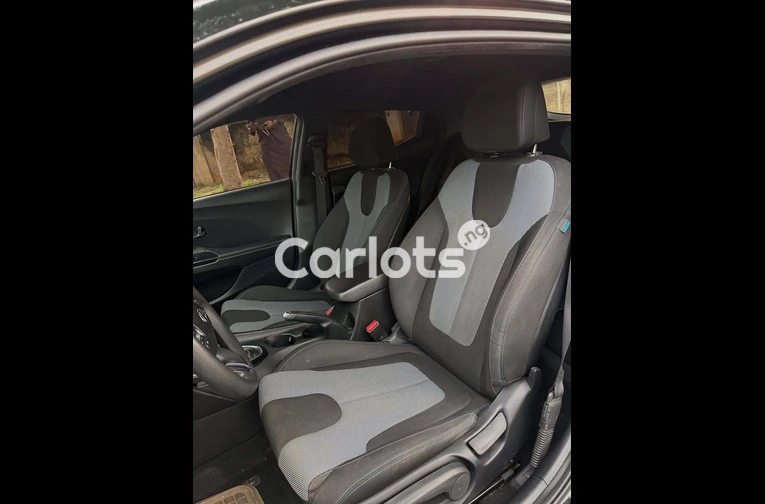 2019 Hyundai Veloster - 6/7