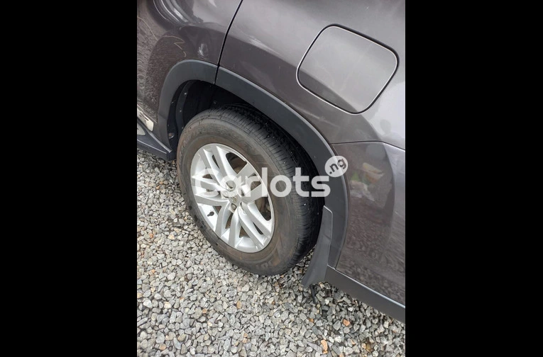 FOREIGN USED 2016 TOYOTA HIGHLANDER AWD V6 - 5/7
