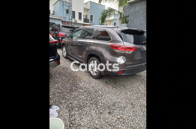 FOREIGN USED 2016 TOYOTA HIGHLANDER AWD V6 - 6/7