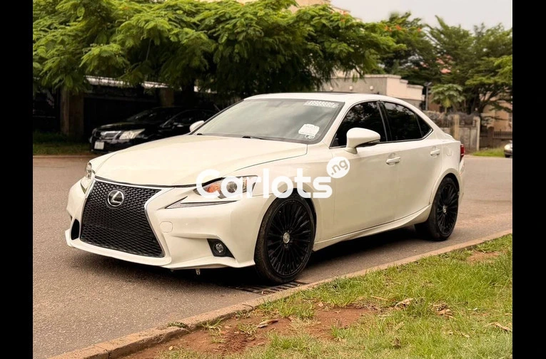 2016 LEXUS IS300 AWD