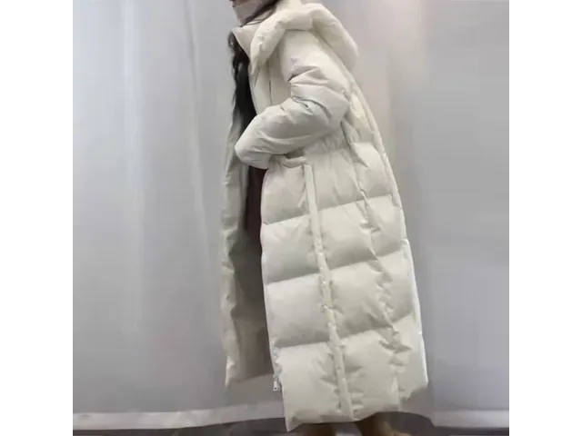 Молочно-белый