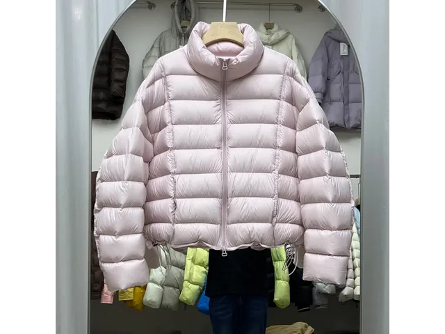 Светло-розовый