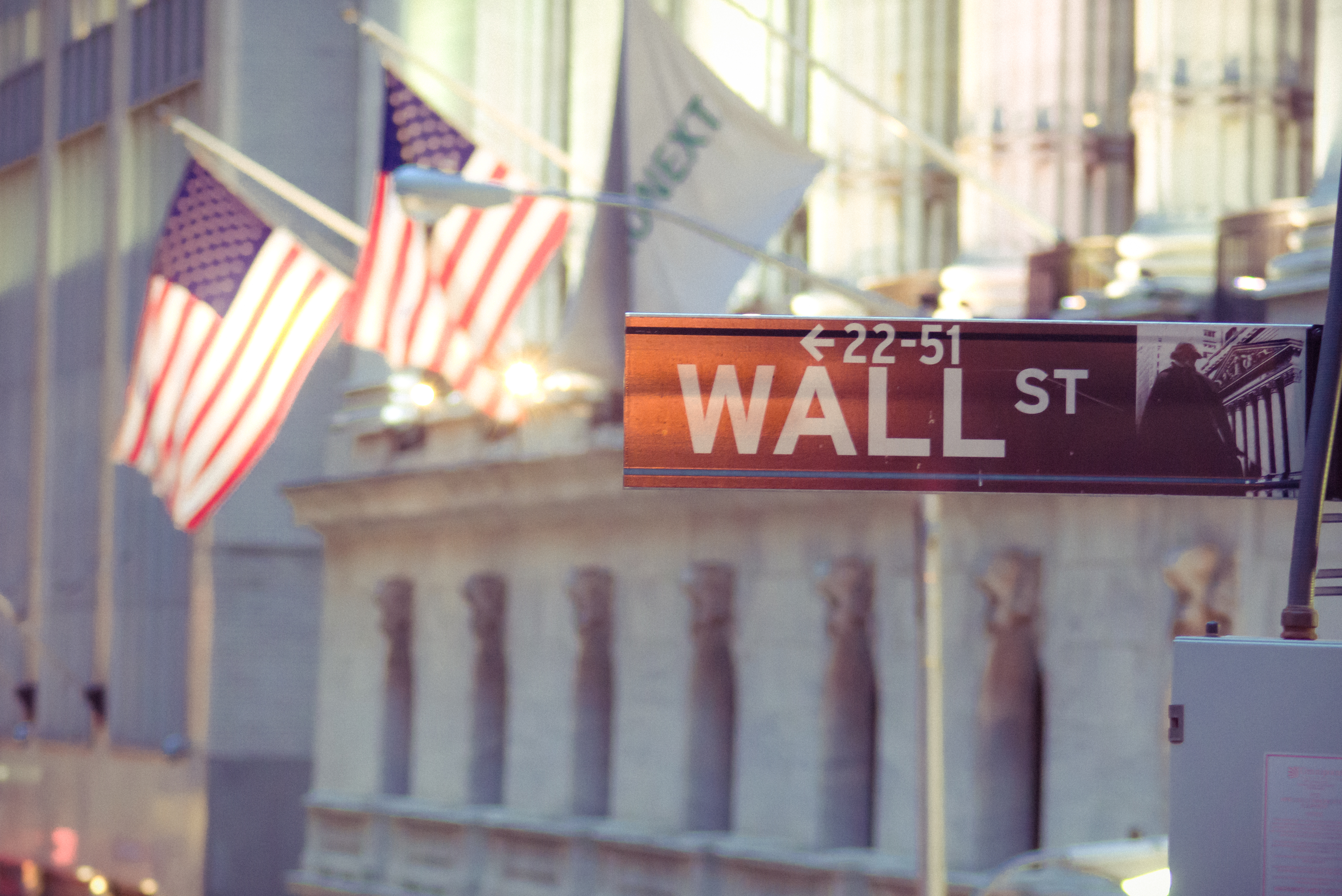 Daily Financial Markets Report: A comprehensive update of the Dow Jones Index, Standard & Poor&500 and gold prices.