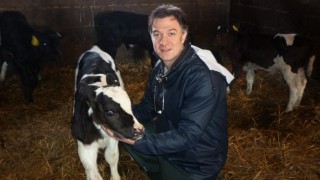 Young farmers learn from fallen stock autopsy service