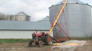 Farmer uses pocket knife to amputate leg following auger incident
