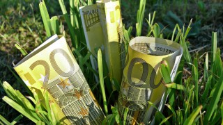 UK unions take opposite stances over convergence money review