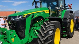 Unofficial: New John Deere 8R and 7R Series tractors unveiled