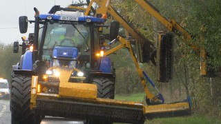 Video: Running a ‘double-edged’ hedge-cutting convoy in the south-west