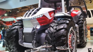 Striking Steyr ‘concept tractor’ pulls the punters at Agritechnica